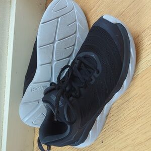 Hoka Akasa Men's Black Athletic Running Shoes